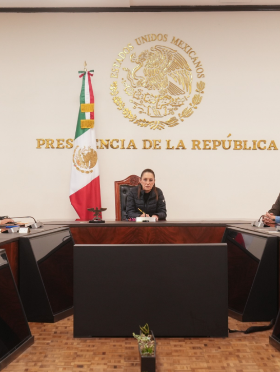 Imagen de Y la presidenta Claudia Sheinbaum condena el asesinato de Carlos Manzo. Expreso mis más sinceras condolencias a su familia y seres queridos. Desde el inicio de esta administración hemos reforzado la Estrategia de Seguridad. Estos hechos tan lamentables nos impulsan a fortalecerla aún más. <a href="../../buscar/CluadiaSheinbaum/1">#CluadiaSheinbaum</a> 